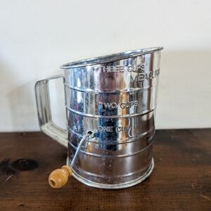 Vintage Metal 3-Cup Measuring Flour Sifter with Wood Crank Farmhouse Cottagecore